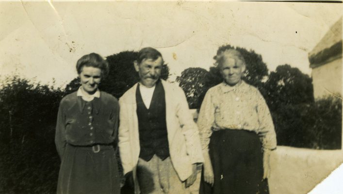 Bridget 'Mod' (Fahy) O'Connor, Patrick Maloney Shrue, with his wife Honor (Fahy) Maloney​ ​ Bridget & Honor were sisters.​ | Padraig Faherty