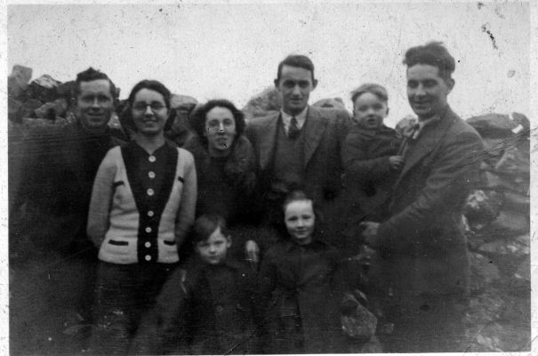 Tom O’Connor, Julia O’Connor, Winifred (O’Connor) Faherty, Edward Faherty, Johnny O’Connor with his nephew Lal Faherty in his arms. Padraig Faherty & his sister Mary in the front row | Padraig Faherty