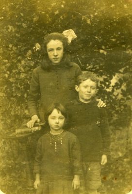 Winifred (O'Connor) Faherty ​ with Tom O'Connor & Julia O'Connor​ circa 1922 | Padraig Faherty