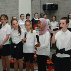 MinisterHildegardeNaughtonvisittoScoilChuimín&CaitríonaOughterard25.06.2026_35 Oughterard Schoolchildren Bring Local Heritage to Life Through New Trail and Podcast Project