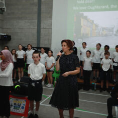 MinisterHildegardeNaughtonvisittoScoilChuimín&CaitríonaOughterard25.06.2026_72 Oughterard Schoolchildren Bring Local Heritage to Life Through New Trail and Podcast Project